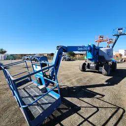 2015 Genie Z-62/40 Articulating Boom Lift