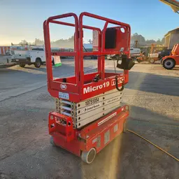 2018 MEC MICRO 19 Scissor Lift